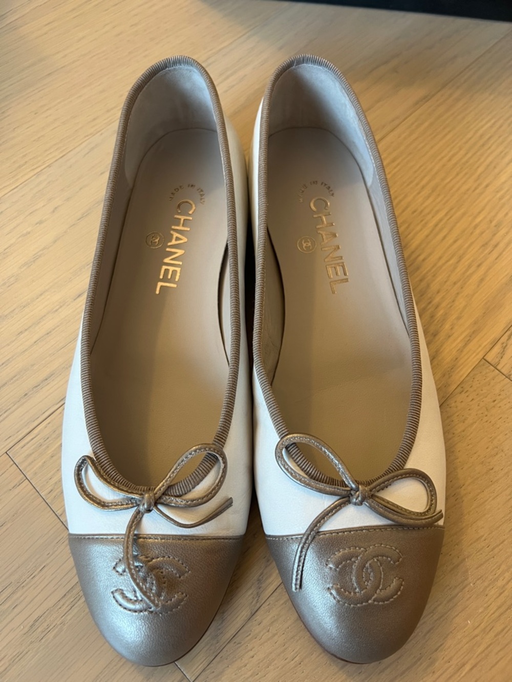 Chanel ballet flats white leather gold cap toe. (EU 38.5/US 8) - Picture 10 of 12
